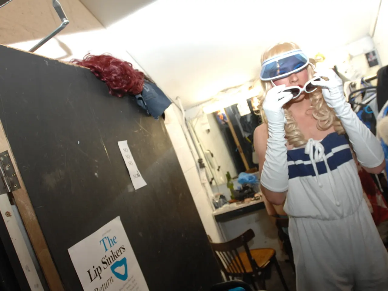 Attain an Attractive Appearance with These 23 Affordable Items, Boasting Over 500 Favorable Reviews...