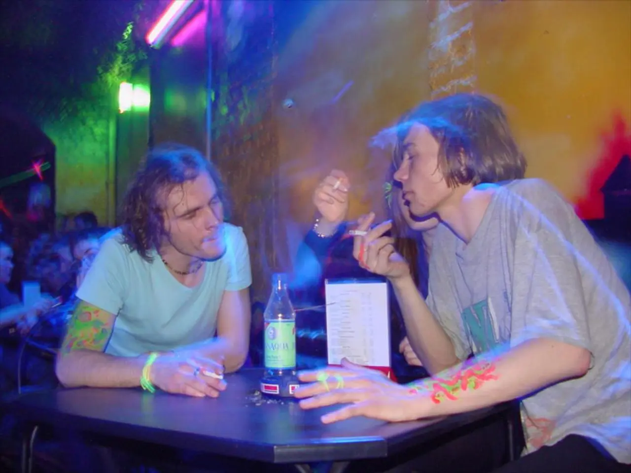 Smoking enthusiasts on Voßstraße, Gocher inner city, receive a fresh incentive for their habit