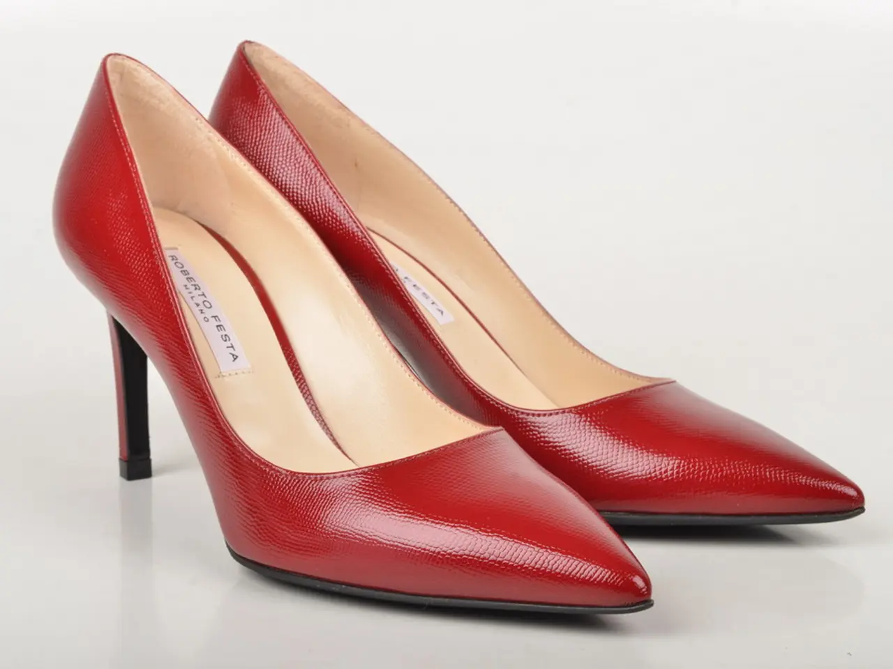 Holly Willoughby reminiscent of Marilyn Monroe as she dons a classic white swimsuit and stylish...