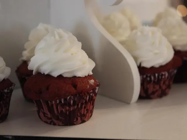 Cupcake Decorating Workshop Hosted by Jennie, Offering Innovative Sweet Designs for Spring