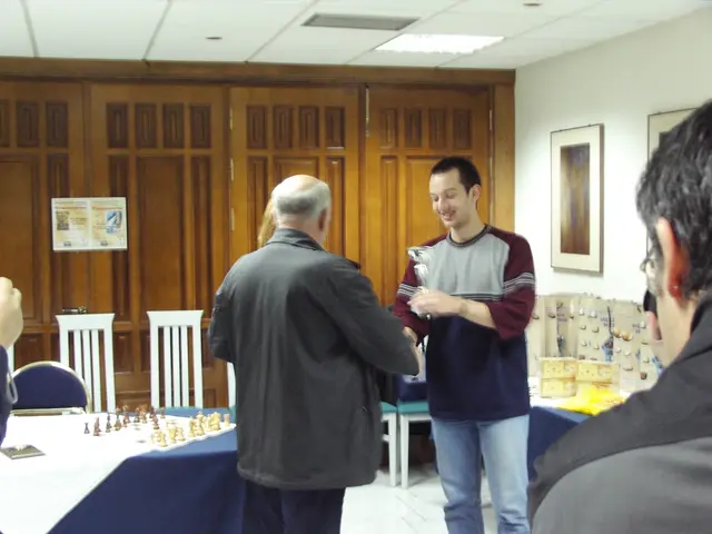 Financial Advisor Bad Abbach Accused of Being a "Ratschbanker," Allegedly Combating Loneliness