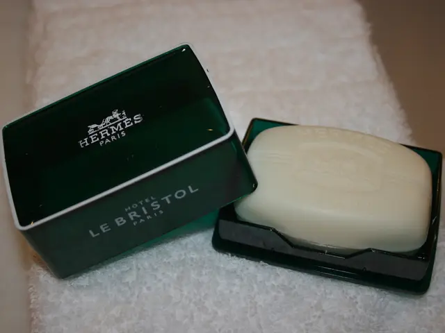 Strategies for Washing and Maintaining Linen Bedding for Maximum Durability