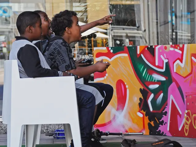 Experimenting, composing, and engaging in playful activities at KreativLabor