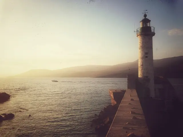 Moon Artist Crafts Spectacular Lunar Pathway Over a Lighthouse: A Behind-the-Scenes Look at His...