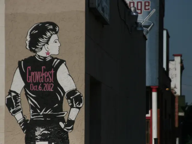 Creative DIY Ideas for Decorating Bare Walls: Over 25 Unique Options to Explore