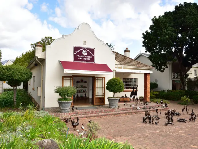 Daily Trivia: Opening Lines from Four Weddings, Characteristics of Black Squirrels, and the...