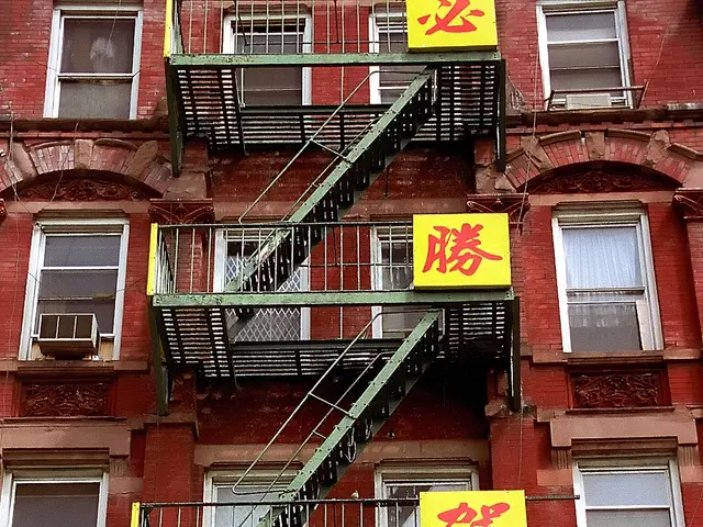 Active living and nutritious eating habits preserve physical well-being in maturity