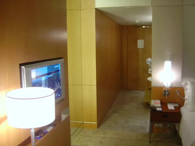 Panasonic W95A vs OLED Assessment, Discussion on HDMI Cables, and Soundbar Enhancements