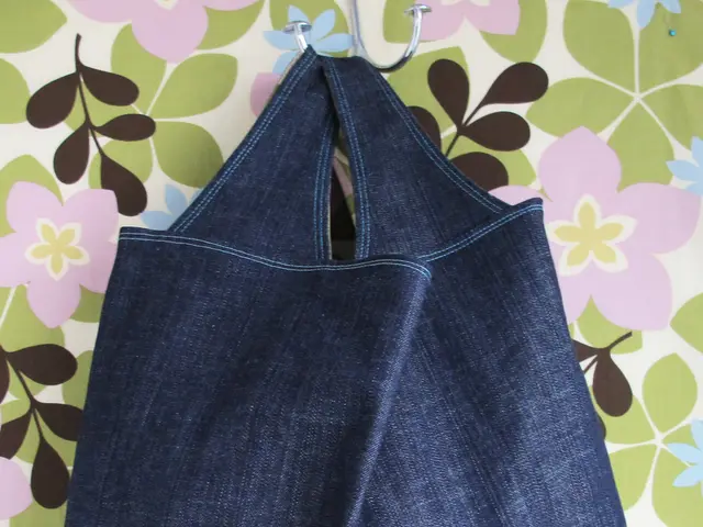 Inexpensive Tote Bag Garners Devoted Following Akin to a Cult, Priced under $40