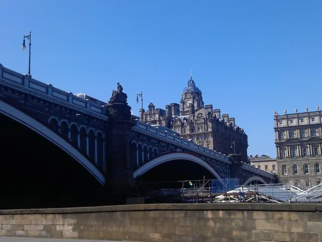 The building of harbour bridges poses challenges