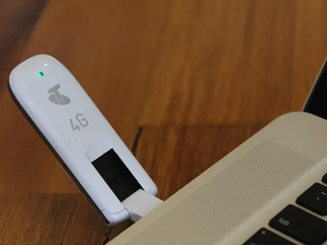 Evaluation of LattePanda Mu NAS Case: Portable Network Attachment Storage Housing