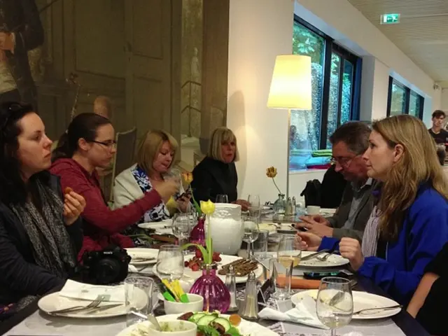 Top 10 Innovative and Streamlined Living Room Designs for a Contemporary Minimalism Experience in...